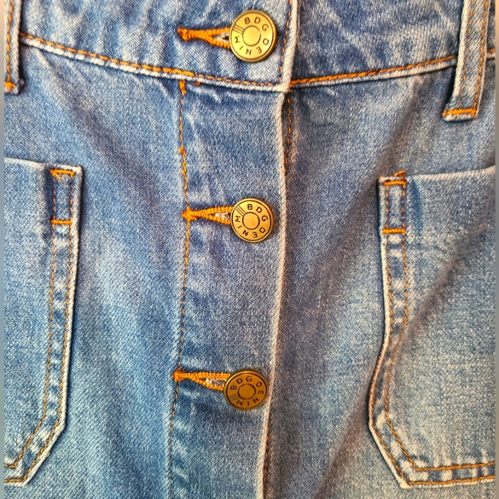 Urban Outfitters BDG Frayed Raw Hem Denim Mini Skirt Size Small - Picture 5 of 5